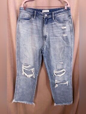 FLYING MONKEY CROPPED DISTRESSED JEANS